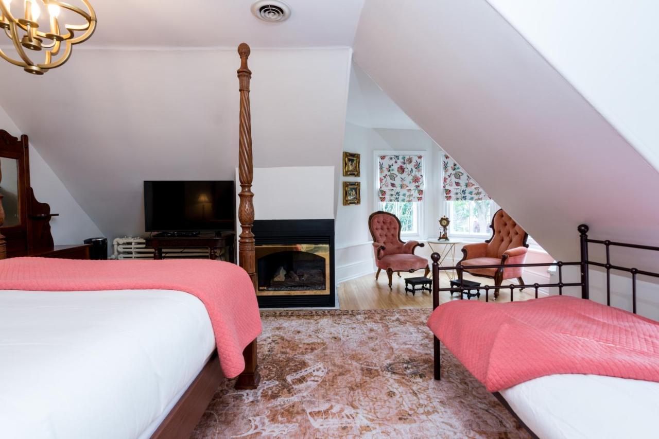 كينفستون The Secret Garden Inn المظهر الخارجي الصورة