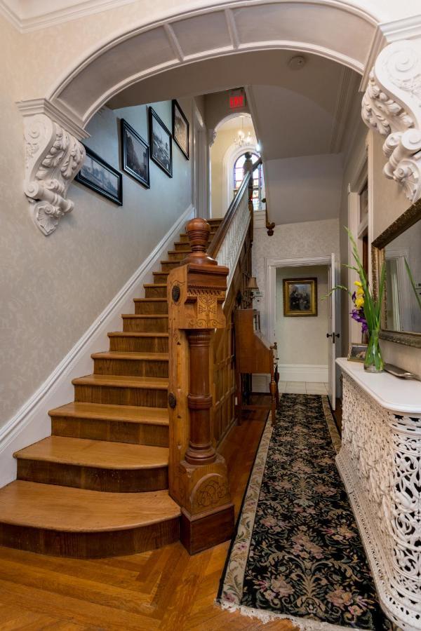 كينفستون The Secret Garden Inn المظهر الخارجي الصورة