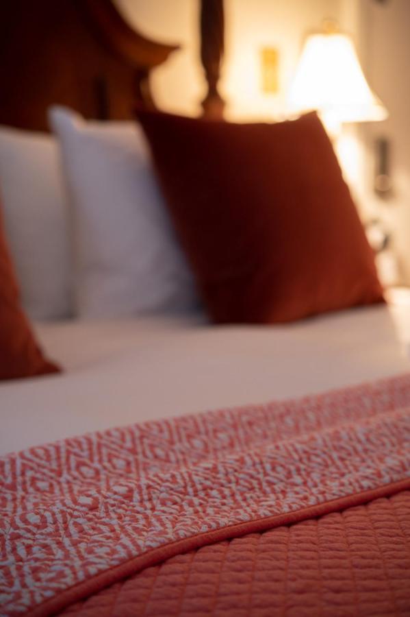 كينفستون The Secret Garden Inn المظهر الخارجي الصورة