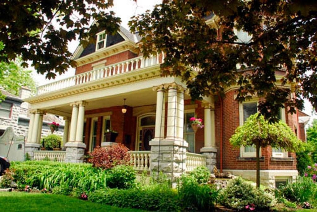 كينفستون The Secret Garden Inn المظهر الخارجي الصورة